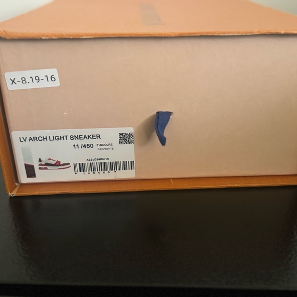 Louis Vuitton Rare LV arch light sneaker Bought in Paris - Picture 7 of 7